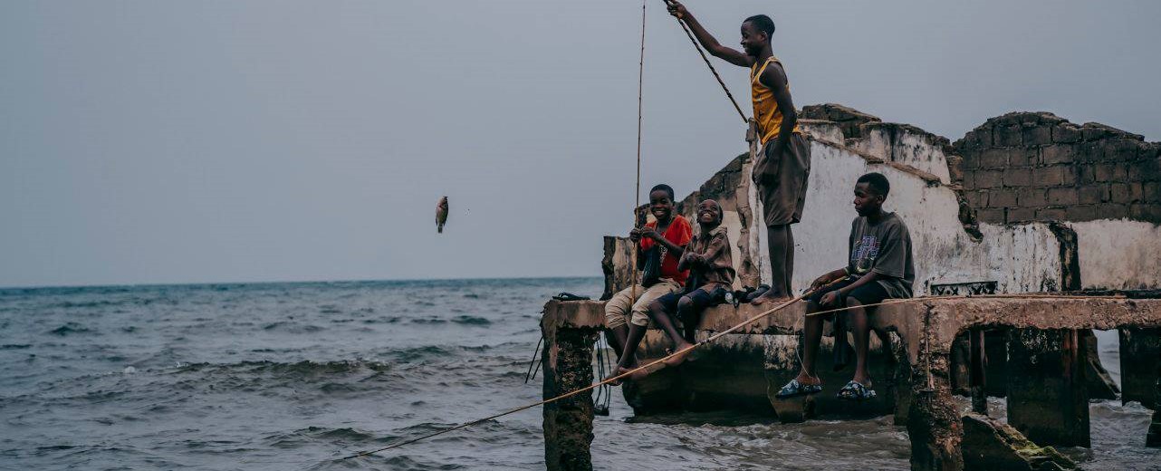 Illustration de la collection DES FABLES ET DES CONTES